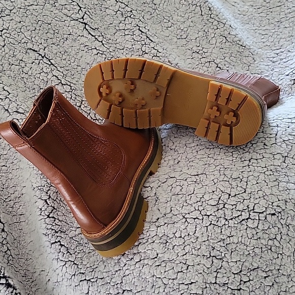 Boots - Picture 2 of 3